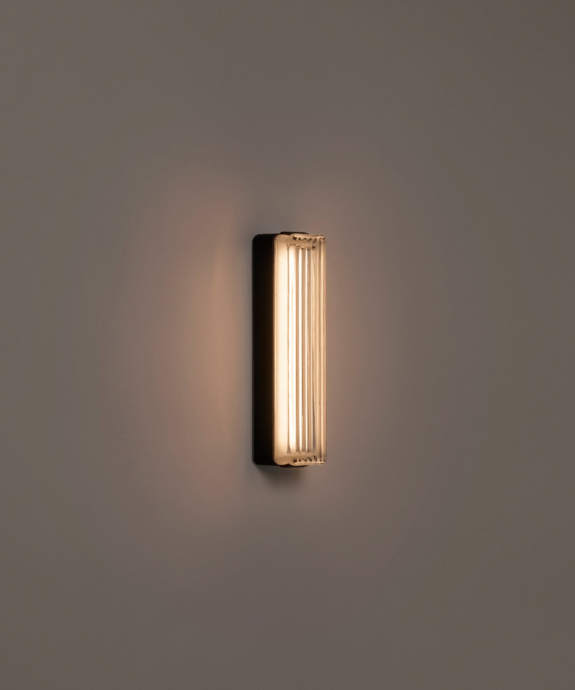 Estadio Singular Wall Lamp - Image 2