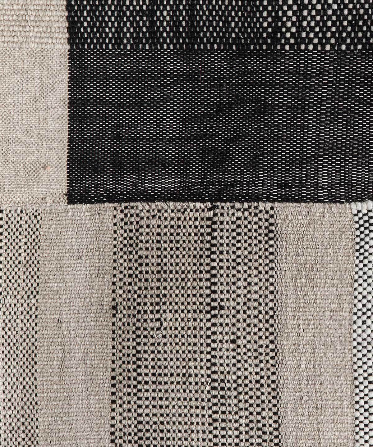 Tres Rug in Black - Image 2